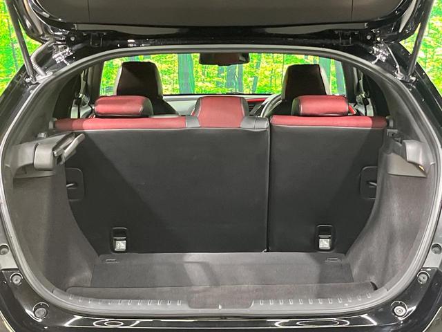 シビック ハッチバック　ホンダセンシング　純正ＳＤナビ　バックカメラ　衝突被害軽減システム　レーダークルーズ　ドラレコ　スマートキー　ＬＥＤヘッド　ビルトインＥＴＣ　純正１８インチアルミ　オートライト　オートエアコン　Ｂｌｕｅｔｏｏｔｈ（10枚目）