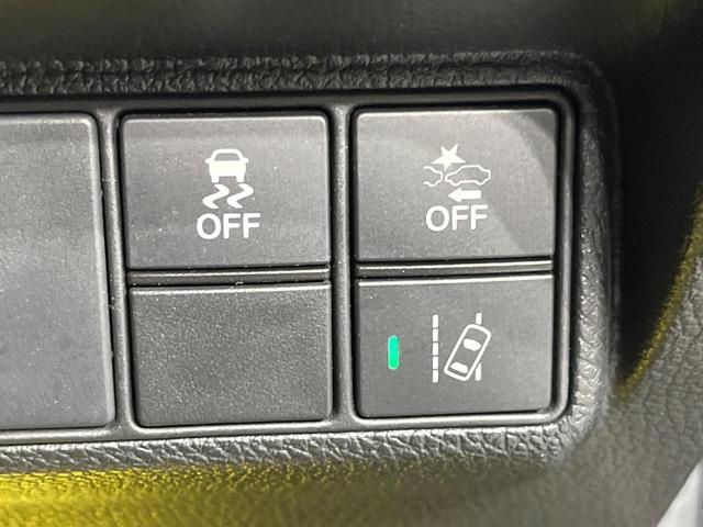 シビック ハッチバック　ホンダセンシング　純正ＳＤナビ　バックカメラ　衝突被害軽減システム　レーダークルーズ　ドラレコ　スマートキー　ＬＥＤヘッド　ビルトインＥＴＣ　純正１８インチアルミ　オートライト　オートエアコン　Ｂｌｕｅｔｏｏｔｈ（37枚目）