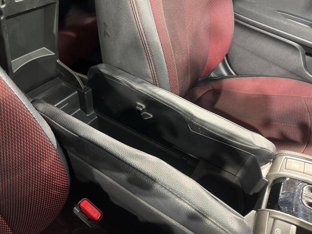 シビック ハッチバック　ホンダセンシング　純正ＳＤナビ　バックカメラ　衝突被害軽減システム　レーダークルーズ　ドラレコ　スマートキー　ＬＥＤヘッド　ビルトインＥＴＣ　純正１８インチアルミ　オートライト　オートエアコン　Ｂｌｕｅｔｏｏｔｈ（48枚目）