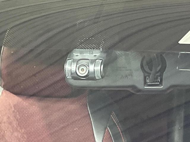 シビック ハッチバック　ホンダセンシング　純正ＳＤナビ　バックカメラ　衝突被害軽減システム　レーダークルーズ　ドラレコ　スマートキー　ＬＥＤヘッド　ビルトインＥＴＣ　純正１８インチアルミ　オートライト　オートエアコン　Ｂｌｕｅｔｏｏｔｈ（63枚目）