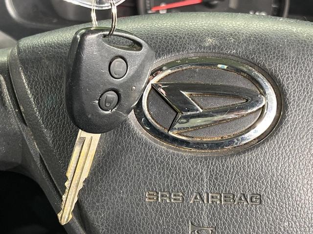 ハイゼットカーゴ デッキバンＧ　ＳＡＩＩＩ　ＳＤナビ　衝突被害軽減システム　禁煙車　コーナーセンサー　ＬＥＤヘッド　ＥＴＣ　オートハイビーム　ＣＤ　ＤＶＤ再生　地デジ　ＬＥＤフォグ（7枚目）