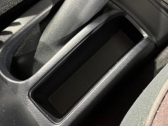 アクア Ｇ　バックカメラ　禁煙車　スマートキー　クルコン　純正１５インチアルミ　オートライト　オートエアコン　Ｂｌｕｅｔｏｏｔｈ　フルセグ（36枚目）