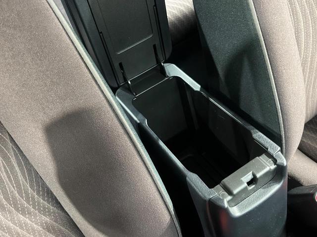 アクア Ｇ　バックカメラ　禁煙車　スマートキー　クルコン　純正１５インチアルミ　オートライト　オートエアコン　Ｂｌｕｅｔｏｏｔｈ　フルセグ（38枚目）