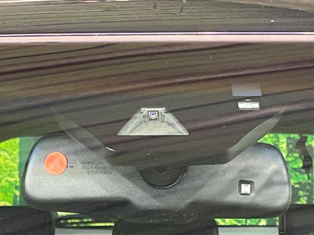 ハリアー プレミアム ムーンルーフ SDナビ バックカメラ セーフティセンス レーダークルーズ 禁煙車 電動リアゲート ハーフレザーシート パワーシート コーナーセンサー スマートキー LEDヘッド 純正18インチアルミ(4枚目)