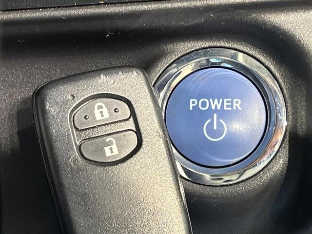 アクア G 純正SDナビ バックカメラ 衝突被害軽減システム 禁煙車 スマートキー ビルトインETC クルコン オートハイビーム オートライト オートエアコン Bluetooth CD フルセグ(6枚目)