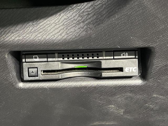 アクア G 純正SDナビ バックカメラ 衝突被害軽減システム 禁煙車 スマートキー ビルトインETC クルコン オートハイビーム オートライト オートエアコン Bluetooth CD フルセグ(27枚目)