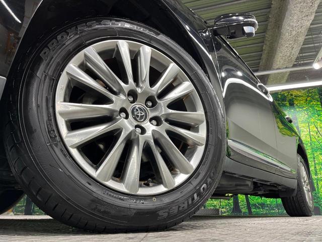 �y�����P�W�C���`�A���~�z�C�[���z�O�ςɃ}�b�`���������A���~�z�C�[���𑕒����Ă���܂��B�e��ЊO�A���~�z�C�[����A�X�^�b�h���X�^�C�����戵�����Ă���܂��B���񂲑��k����������