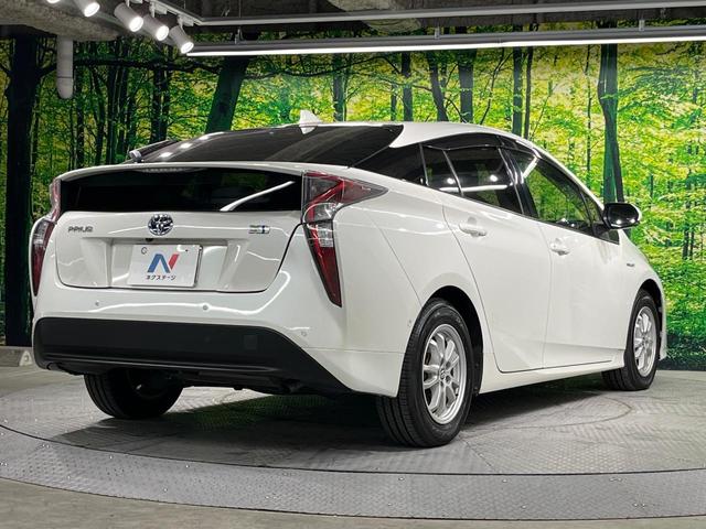 プリウス Ｓセーフティプラス　純正ＳＤナビ　バックカメラ　衝突軽減　レーダークルーズ　禁煙車　ドラレコ　コーナーセンサー　ヘッドアップディスプレイ　スマートキー　ＬＥＤヘッド　ＥＴＣ　純正１５インチアルミ　オートハイビーム（17枚目）