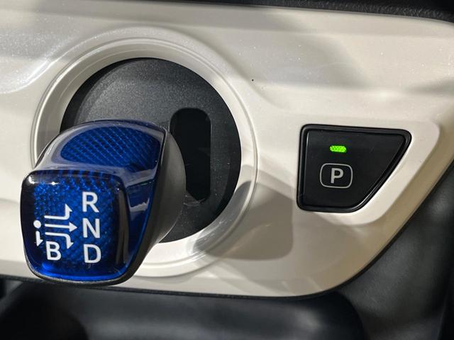 プリウス Ｓセーフティプラス　純正ＳＤナビ　バックカメラ　衝突軽減　レーダークルーズ　禁煙車　ドラレコ　コーナーセンサー　ヘッドアップディスプレイ　スマートキー　ＬＥＤヘッド　ＥＴＣ　純正１５インチアルミ　オートハイビーム（39枚目）