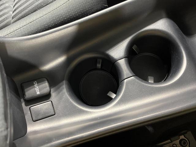 プリウス Ｓセーフティプラス　純正ＳＤナビ　バックカメラ　衝突軽減　レーダークルーズ　禁煙車　ドラレコ　コーナーセンサー　ヘッドアップディスプレイ　スマートキー　ＬＥＤヘッド　ＥＴＣ　純正１５インチアルミ　オートハイビーム（43枚目）
