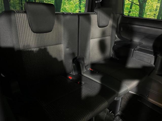 ヴォクシー ＺＳ　煌ＩＩ　両側電動スライド　ＢＩＧ－Ｘ１１インチナビ　ＡＬＰＩＮＥ後席モニター　バックカメラ　衝突被害軽減システム　禁煙車　コーナーセンサー　スマートキー　ＬＥＤヘッド　ＥＴＣ　クルコン（10枚目）