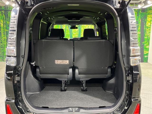 ヴォクシー ＺＳ　煌ＩＩ　両側電動スライド　ＢＩＧ－Ｘ１１インチナビ　ＡＬＰＩＮＥ後席モニター　バックカメラ　衝突被害軽減システム　禁煙車　コーナーセンサー　スマートキー　ＬＥＤヘッド　ＥＴＣ　クルコン（12枚目）