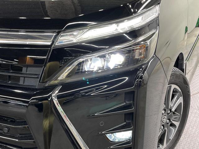 ヴォクシー ＺＳ　煌ＩＩ　両側電動スライド　ＢＩＧ－Ｘ１１インチナビ　ＡＬＰＩＮＥ後席モニター　バックカメラ　衝突被害軽減システム　禁煙車　コーナーセンサー　スマートキー　ＬＥＤヘッド　ＥＴＣ　クルコン（13枚目）