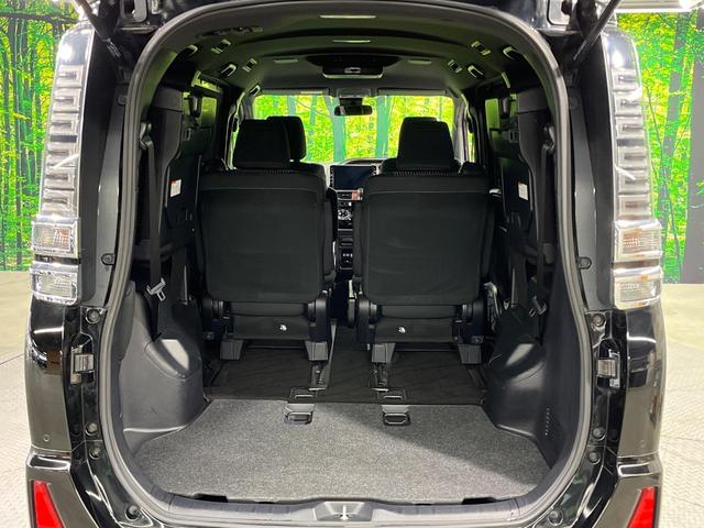 ヴォクシー ＺＳ　煌ＩＩ　両側電動スライド　ＢＩＧ－Ｘ１１インチナビ　ＡＬＰＩＮＥ後席モニター　バックカメラ　衝突被害軽減システム　禁煙車　コーナーセンサー　スマートキー　ＬＥＤヘッド　ＥＴＣ　クルコン（32枚目）