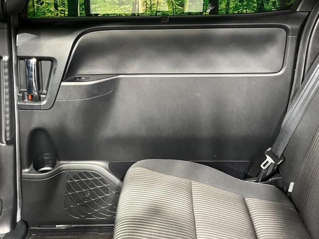 ヴォクシー ＺＳ　煌ＩＩ　両側電動スライド　ＢＩＧ－Ｘ１１インチナビ　ＡＬＰＩＮＥ後席モニター　バックカメラ　衝突被害軽減システム　禁煙車　コーナーセンサー　スマートキー　ＬＥＤヘッド　ＥＴＣ　クルコン（36枚目）