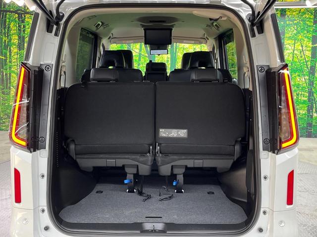 ���i�̂���������ʋ΁A���}���ɏ\���ȉ׎��X�y�[�X���m�ۂ��Ă���܂��B�Z�J���h�V�[�g��|���ƁA�傫�ȉו��̐ύڂ��\�ł���