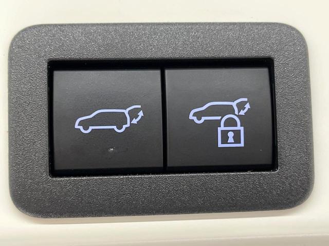 ヤリスクロス ハイブリッドＺ　全周囲カメラ　衝突被害軽減システム　レーダークルーズ　禁煙車　パワーシート　ドラレコ　コーナーセンサー　スマートキー　ＬＥＤヘッド　ビルトインＥＴＣ　純正１８インチアルミ　オートハイビーム（7枚目）