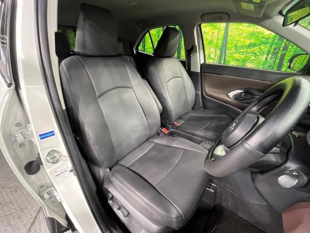 ヤリスクロス ハイブリッドＺ　全周囲カメラ　衝突被害軽減システム　レーダークルーズ　禁煙車　パワーシート　ドラレコ　コーナーセンサー　スマートキー　ＬＥＤヘッド　ビルトインＥＴＣ　純正１８インチアルミ　オートハイビーム（8枚目）