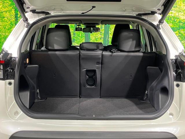 ヤリスクロス ハイブリッドＺ　全周囲カメラ　衝突被害軽減システム　レーダークルーズ　禁煙車　パワーシート　ドラレコ　コーナーセンサー　スマートキー　ＬＥＤヘッド　ビルトインＥＴＣ　純正１８インチアルミ　オートハイビーム（10枚目）