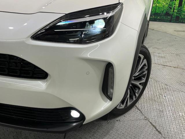 ヤリスクロス ハイブリッドＺ　全周囲カメラ　衝突被害軽減システム　レーダークルーズ　禁煙車　パワーシート　ドラレコ　コーナーセンサー　スマートキー　ＬＥＤヘッド　ビルトインＥＴＣ　純正１８インチアルミ　オートハイビーム（12枚目）