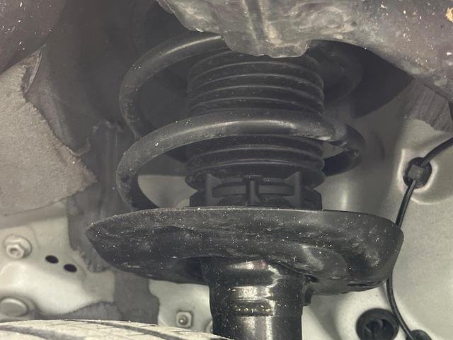 ヤリスクロス ハイブリッドＺ　全周囲カメラ　衝突被害軽減システム　レーダークルーズ　禁煙車　パワーシート　ドラレコ　コーナーセンサー　スマートキー　ＬＥＤヘッド　ビルトインＥＴＣ　純正１８インチアルミ　オートハイビーム（20枚目）