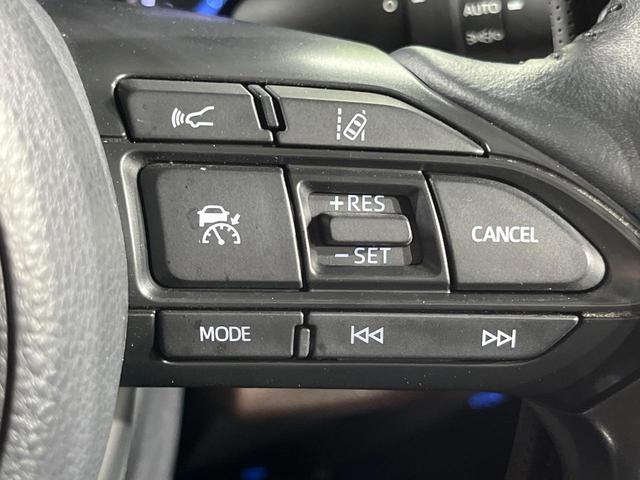 ヤリスクロス ハイブリッドＺ　全周囲カメラ　衝突被害軽減システム　レーダークルーズ　禁煙車　パワーシート　ドラレコ　コーナーセンサー　スマートキー　ＬＥＤヘッド　ビルトインＥＴＣ　純正１８インチアルミ　オートハイビーム（41枚目）