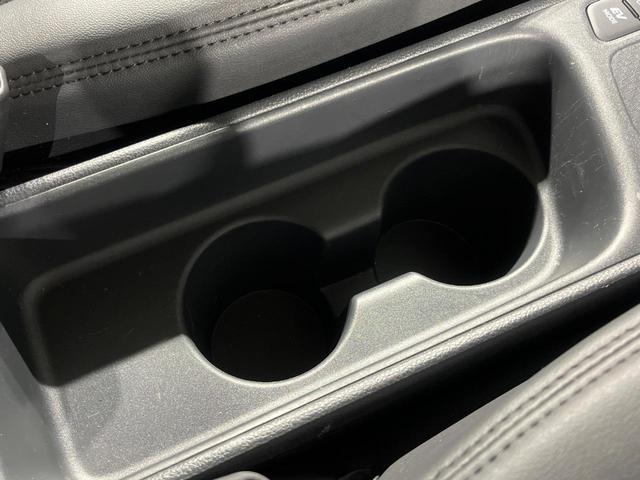 ヤリスクロス ハイブリッドＺ　全周囲カメラ　衝突被害軽減システム　レーダークルーズ　禁煙車　パワーシート　ドラレコ　コーナーセンサー　スマートキー　ＬＥＤヘッド　ビルトインＥＴＣ　純正１８インチアルミ　オートハイビーム（53枚目）