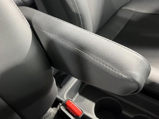 ヤリスクロス ハイブリッドＺ　全周囲カメラ　衝突被害軽減システム　レーダークルーズ　禁煙車　パワーシート　ドラレコ　コーナーセンサー　スマートキー　ＬＥＤヘッド　ビルトインＥＴＣ　純正１８インチアルミ　オートハイビーム（55枚目）