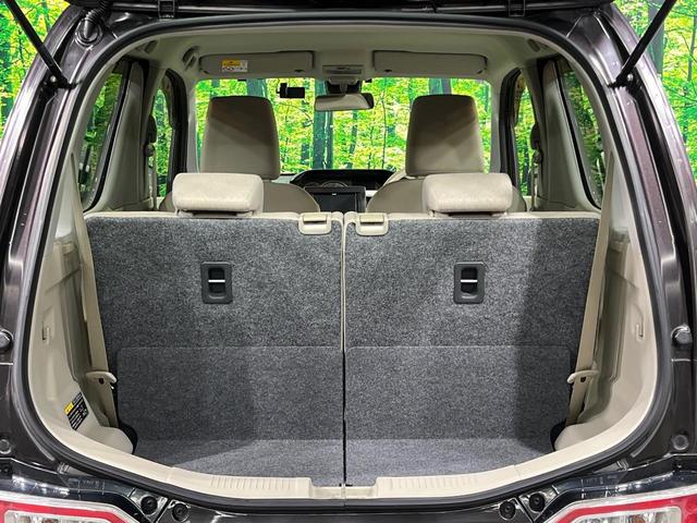 ���i�̂���������ʋ΁A���}���ɏ\���ȉ׎��X�y�[�X���m�ۂ��Ă���܂��B�Z�J���h�V�[�g��|���ƁA�傫�ȉו��̐ύڂ��\�ł���