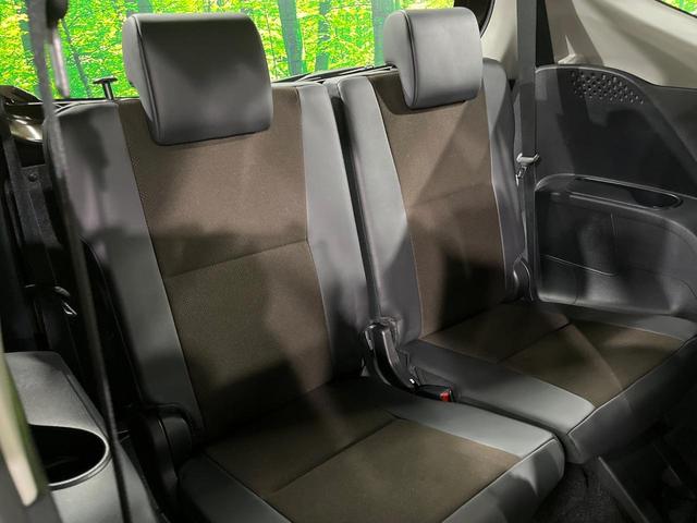 シエンタ ハイブリッドG クエロ 両側電動ドア 純正SDナビ 全周囲カメラ 衝突被害軽減システム レーダークルーズ 禁煙車 ハーフレザーシート ドラレコ コーナーセンサー スマートキー LEDヘッド ビルトインETC(9枚目)