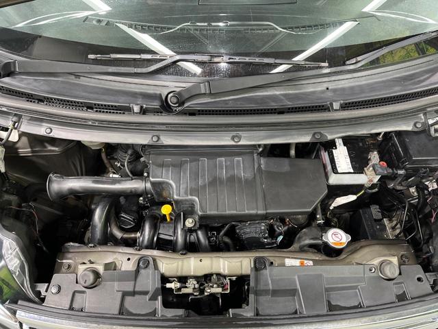 デイズルークス ハイウェイスター　ターボ　両側電動ドア　純正ＳＤナビ　全周囲カメラ　衝突被害軽減システム　禁煙車　コーナーセンサー　スマートキー　ＨＩＤヘッド　純正１５インチアルミ　オートエアコン　Ｂｌｕｅｔｏｏｔｈ　ＣＤ　ＤＶＤ再生（18枚目）