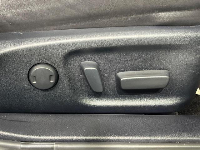 クラウンハイブリッド アスリートS 純正SDナビ バックカメラ 衝突被害軽減システム レーダークルーズ 禁煙車 レザーシート 前席シートエアコン コーナーセンサー スマートキー LEDヘッド ビルトインETC 純正18インチアルミ(7枚目)