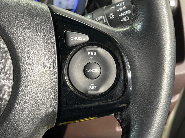 �y�N���[�Y�R���g���[���z�������H�����N���N���s�B�A�N�Z���𗣂��Ă���葬�x�ő��s���ł��A�������^�]���̕��S���y���I�����E�������ȒP�ȃX�C�b�`����Œ����ł��܂��B