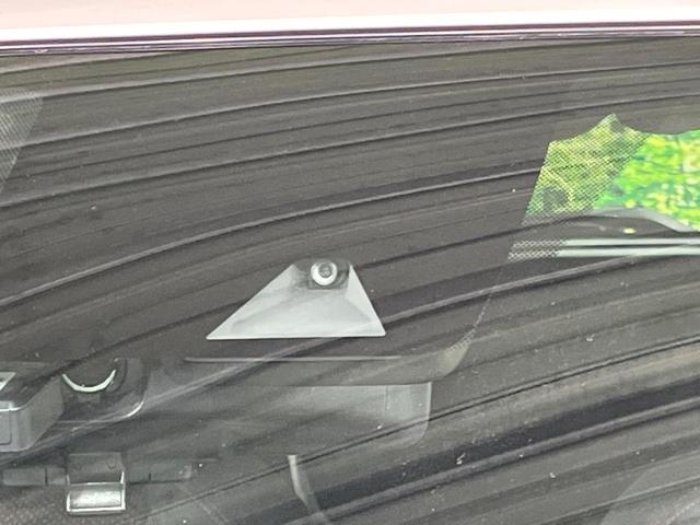 �y�C���e���W�F���g�G�}�[�W�F���V�[�u���[�L�z�t�����g�J�����őO���̎ԗ�����s�҂����m�B�Փ˂������Ȏ��͏Փ˔�Q�y���u���[�L���쓮�A�Փˉ�����T�|�[�g�B�����S�Ƀh���C�u�����y���݂��������܂��B