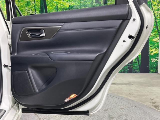 ティアナ XV 純正SDナビ 全周囲カメラ 衝突被害軽減システム 禁煙車 電動リアゲート レザーシート 前席シートエアコン コーナーセンサー スマートキー HIDヘッド ビルトインETC クルコン(52枚目)