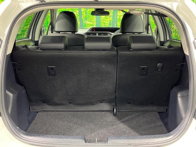 アクア X-アーバン ソリッド バックカメラ 衝突被害軽減システム 禁煙車 ハーフレザーシート スマートキー LEDヘッド ETC 純正16インチアルミ オートハイビーム 車線逸脱警報 オートライト オートエアコン(10枚目)