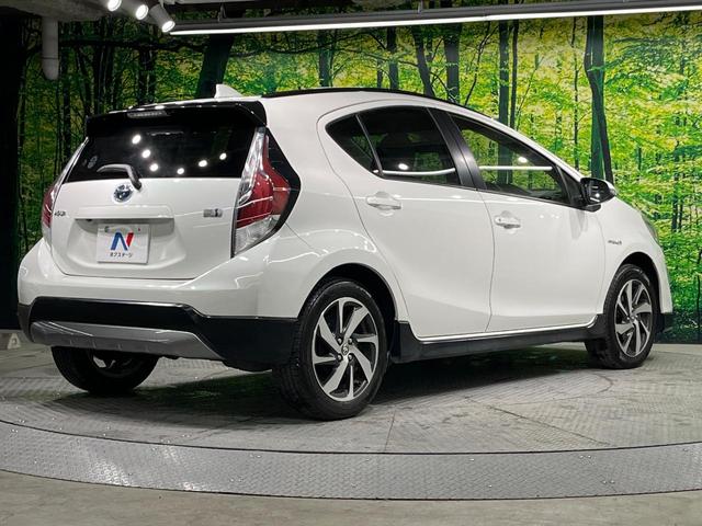 アクア X-アーバン ソリッド バックカメラ 衝突被害軽減システム 禁煙車 ハーフレザーシート スマートキー LEDヘッド ETC 純正16インチアルミ オートハイビーム 車線逸脱警報 オートライト オートエアコン(17枚目)