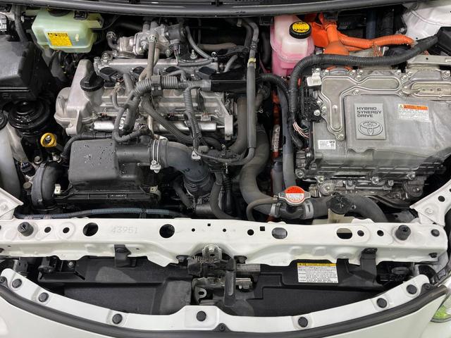 アクア X-アーバン ソリッド バックカメラ 衝突被害軽減システム 禁煙車 ハーフレザーシート スマートキー LEDヘッド ETC 純正16インチアルミ オートハイビーム 車線逸脱警報 オートライト オートエアコン(18枚目)