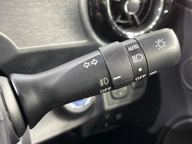 アクア X-アーバン ソリッド バックカメラ 衝突被害軽減システム 禁煙車 ハーフレザーシート スマートキー LEDヘッド ETC 純正16インチアルミ オートハイビーム 車線逸脱警報 オートライト オートエアコン(36枚目)