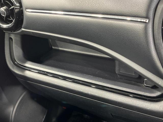 アクア X-アーバン ソリッド バックカメラ 衝突被害軽減システム 禁煙車 ハーフレザーシート スマートキー LEDヘッド ETC 純正16インチアルミ オートハイビーム 車線逸脱警報 オートライト オートエアコン(43枚目)