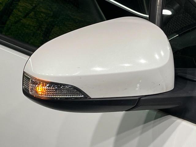 アクア X-アーバン ソリッド バックカメラ 衝突被害軽減システム 禁煙車 ハーフレザーシート スマートキー LEDヘッド ETC 純正16インチアルミ オートハイビーム 車線逸脱警報 オートライト オートエアコン(48枚目)