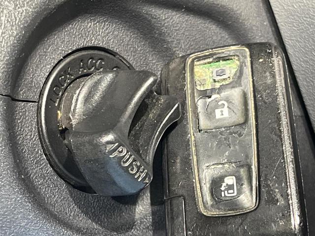 タント カスタムＸリミテッド　電動スライドドア　禁煙車　スマートキー　ＨＩＤヘッド　純正１４インチアルミ　オートエアコン　ＣＤ　電動格納ミラー　プライバシーガラス　盗難防止システム　衝突安全ボディー　トラクションコントロール（5枚目）