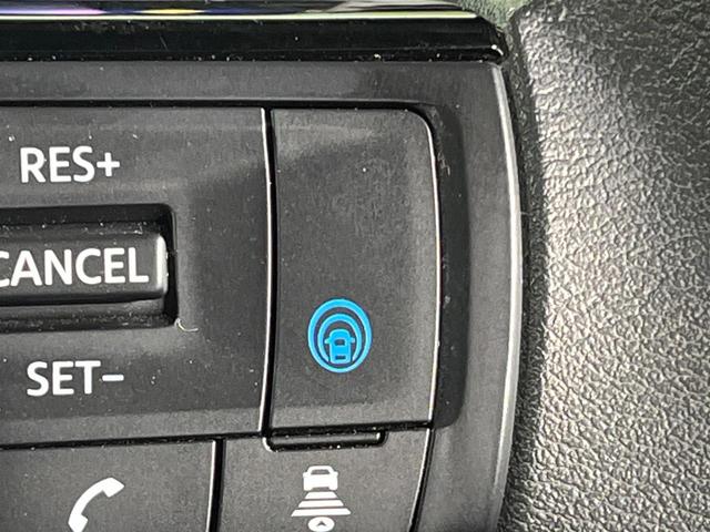 ノート Ｘ　全周囲カメラ　衝突被害軽減システム　レーダークルーズ　禁煙車　ハーフレザーシート　ドラレコ　コーナーセンサー　スマートキー　ＬＥＤヘッド　ビルトインＥＴＣ　純正１６インチアルミ　オートライト（35枚目）