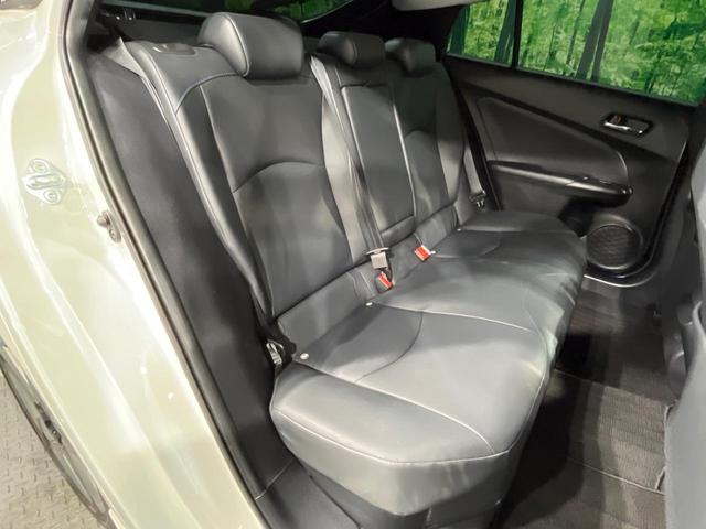 プリウス Ｓツーリングセレクション　純正９インチナビ　レーダークルーズ　バックカメラ　衝突軽減　禁煙車　合皮レザーシート　コーナーセンサー　スマートキー　ＬＥＤヘッド　ビルトインＥＴＣ　純正１７インチアルミ　オートライト（9枚目）