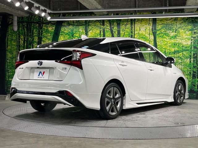 プリウス Ｓツーリングセレクション　純正９インチナビ　レーダークルーズ　バックカメラ　衝突軽減　禁煙車　合皮レザーシート　コーナーセンサー　スマートキー　ＬＥＤヘッド　ビルトインＥＴＣ　純正１７インチアルミ　オートライト（17枚目）