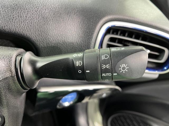 プリウス Ｓツーリングセレクション　純正９インチナビ　レーダークルーズ　バックカメラ　衝突軽減　禁煙車　合皮レザーシート　コーナーセンサー　スマートキー　ＬＥＤヘッド　ビルトインＥＴＣ　純正１７インチアルミ　オートライト（30枚目）