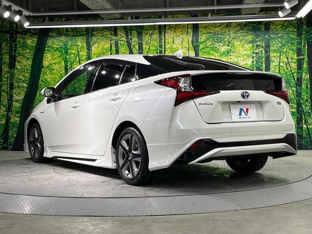 プリウス Ｓツーリングセレクション　純正９インチナビ　レーダークルーズ　バックカメラ　衝突軽減　禁煙車　合皮レザーシート　コーナーセンサー　スマートキー　ＬＥＤヘッド　ビルトインＥＴＣ　純正１７インチアルミ　オートライト（61枚目）