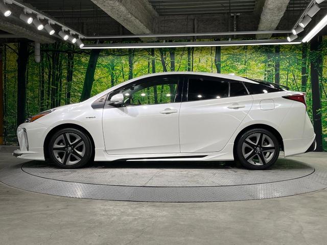 プリウス Ｓツーリングセレクション　純正９インチナビ　レーダークルーズ　バックカメラ　衝突軽減　禁煙車　合皮レザーシート　コーナーセンサー　スマートキー　ＬＥＤヘッド　ビルトインＥＴＣ　純正１７インチアルミ　オートライト（62枚目）