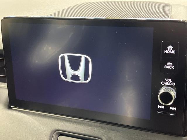 ヴェゼル ｅ：ＨＥＶ　ＲＳ　登録済未使用車　全周囲カメラ　衝突被害軽減システム　禁煙車　電動リアゲート　ハーフレザーシート　コーナーセンサー　スマートキー　ＬＥＤヘッド　ＥＴＣ２．０　純正１８インチアルミ　オートハイビーム（4枚目）