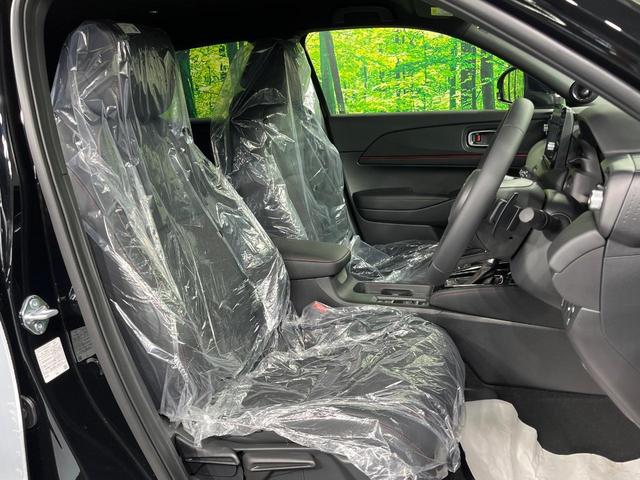 ヴェゼル ｅ：ＨＥＶ　ＲＳ　登録済未使用車　全周囲カメラ　衝突被害軽減システム　禁煙車　電動リアゲート　ハーフレザーシート　コーナーセンサー　スマートキー　ＬＥＤヘッド　ＥＴＣ２．０　純正１８インチアルミ　オートハイビーム（8枚目）